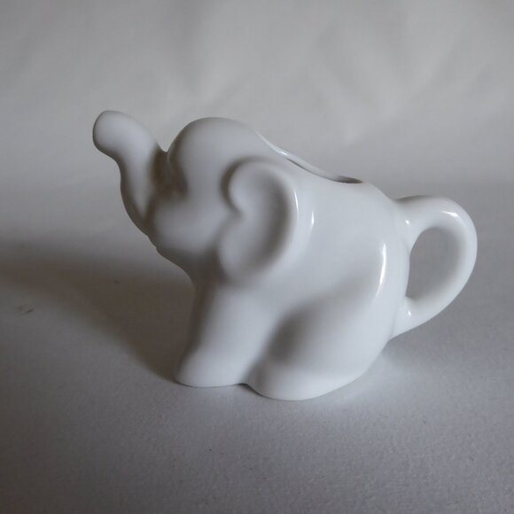 HIC BRAND WHITE ELEPHANT MINI CREAMER PITCHER 2 OUNCE (NEW) - Picture 3 of 7